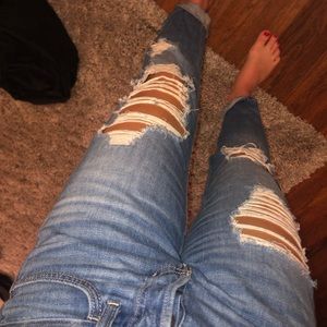 Low Rise Boyfriend ripped jeans
